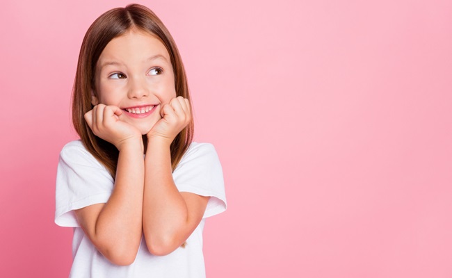 Close-up,Portrait,Of,Her,She,Nice-looking,Attractive,Lovely,Sweet,Curious