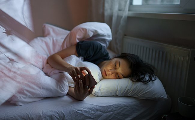 睡眠時間が5時間以下の人は「うつ」に注意。イギリスでの調査結果