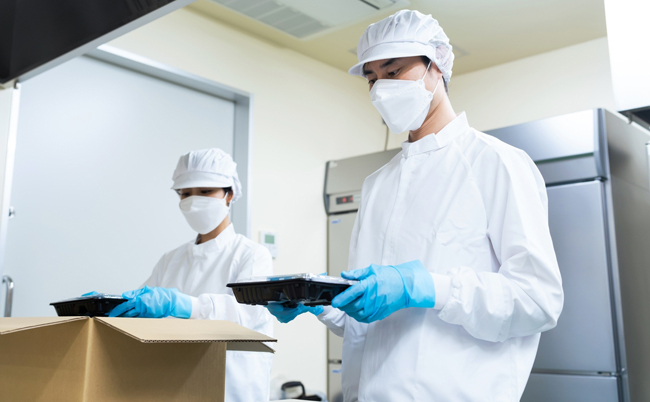 Cooking,Staff,Packing,Food.,Supply,Center,Of,Meals.,Delivery,Food.