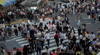 Tokyo,,Japan,-,May,2018,:,People,Crossing,The,Street