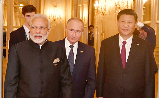 20240105putin-xijinping_eye