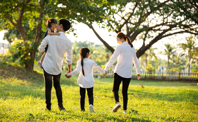 Asian,Family,Are,Going,Out,Of,The,House,,,Parents