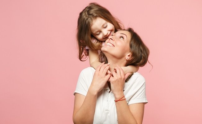 Woman,Mama,In,Light,Clothes,Have,Fun,With,Cute,Child