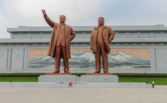 North,Korea,,Pyongyang,-,July,24:,Mansudae,Monument,At,July
