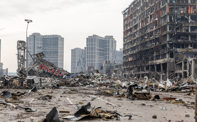 Kyiv,,Ukraine,-,Mar.,29,,2022:,War,In,Ukraine.,Shopping