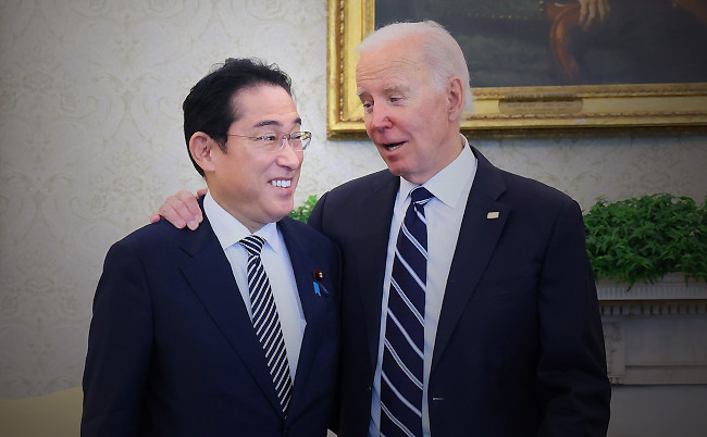 20240410paxamericanamegane_eye