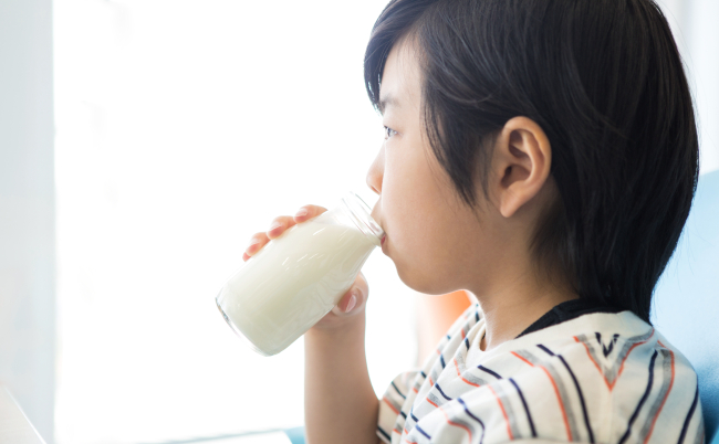Elementary,School,Student,Eating,Lunch