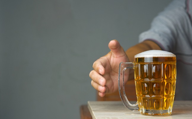 Concept,Of,Withdrawal,Symptoms,From,Alcohol,Or,Alcoholic,Diseases.hand,With