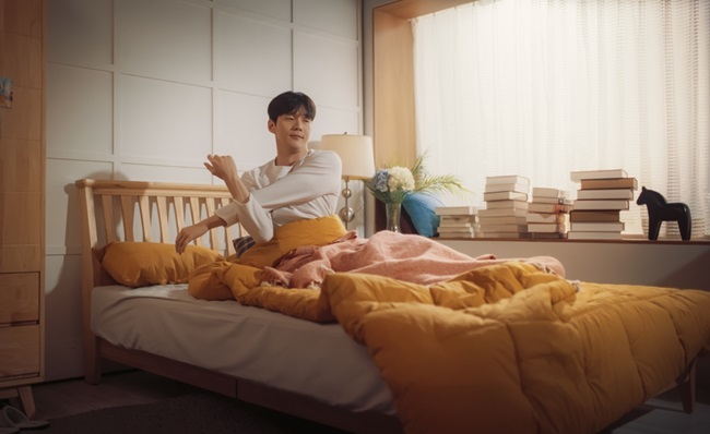 Handsome,Korean,Young,Man,Wakes,Up,In,His,Bed,,Sun