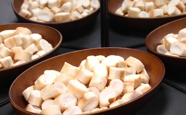 Dried,Wheat,Gluten,Reflecting,In,The,Mirror.