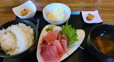 Tuna,Sashimi,At,Set,Meal,Japanese,Restaurant.