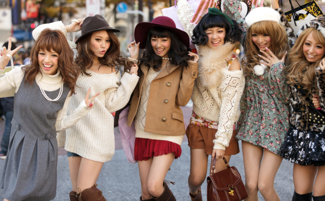 Tokyo,japan,,November,25,,2011,:,A,Group,Of,Girls,Is
