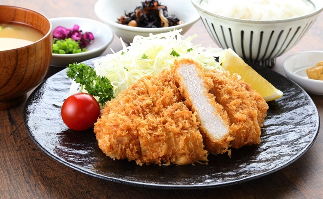 Tonkatsu,Set,Meal,Served,At,The,Dining,Table,With,A