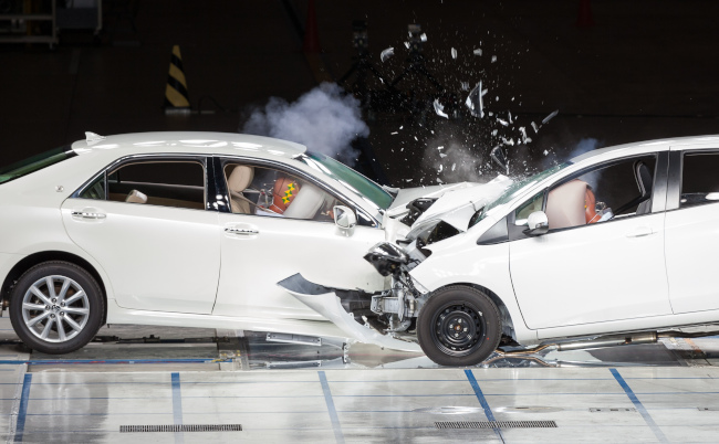 Front,End,Collision,During,A,Crash,Test.