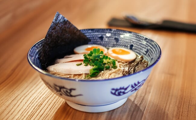Japanese,Ramen,Noodle,Soup,Served,In,The,Izakaya,Bar