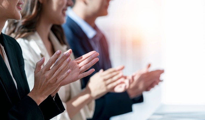 Business,People,Applauding.,Group,Of,Business,People,Clapping,In,Row.