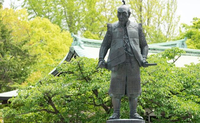 Osaka,,Japan,Circa,April,2016:,Statue,Of,Toyotomi,Hideyoshi,,Once