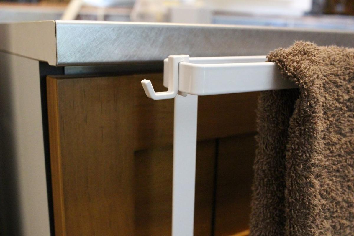 240705_eyamazakizitugyou-kitchensihta-towel-hanger_2.jpg