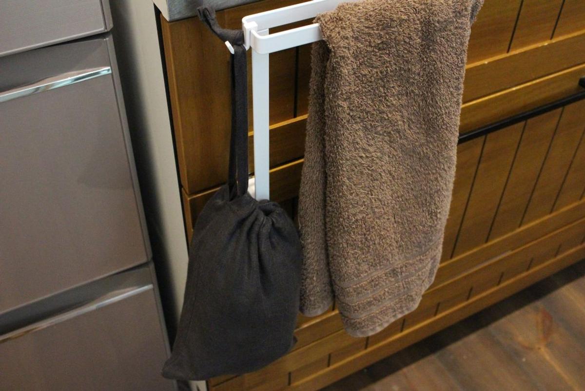 240705_eyamazakizitugyou-kitchensihta-towel-hanger_2.jpg