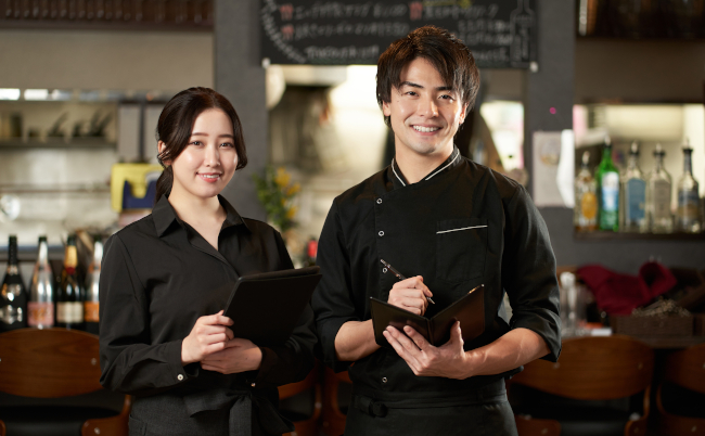 Asian,Men,And,Women,Working,In,Restaurants