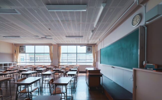 Typical,Japanese,Classroom,With,Desks,And,Chairs,,A,Platform,,And
