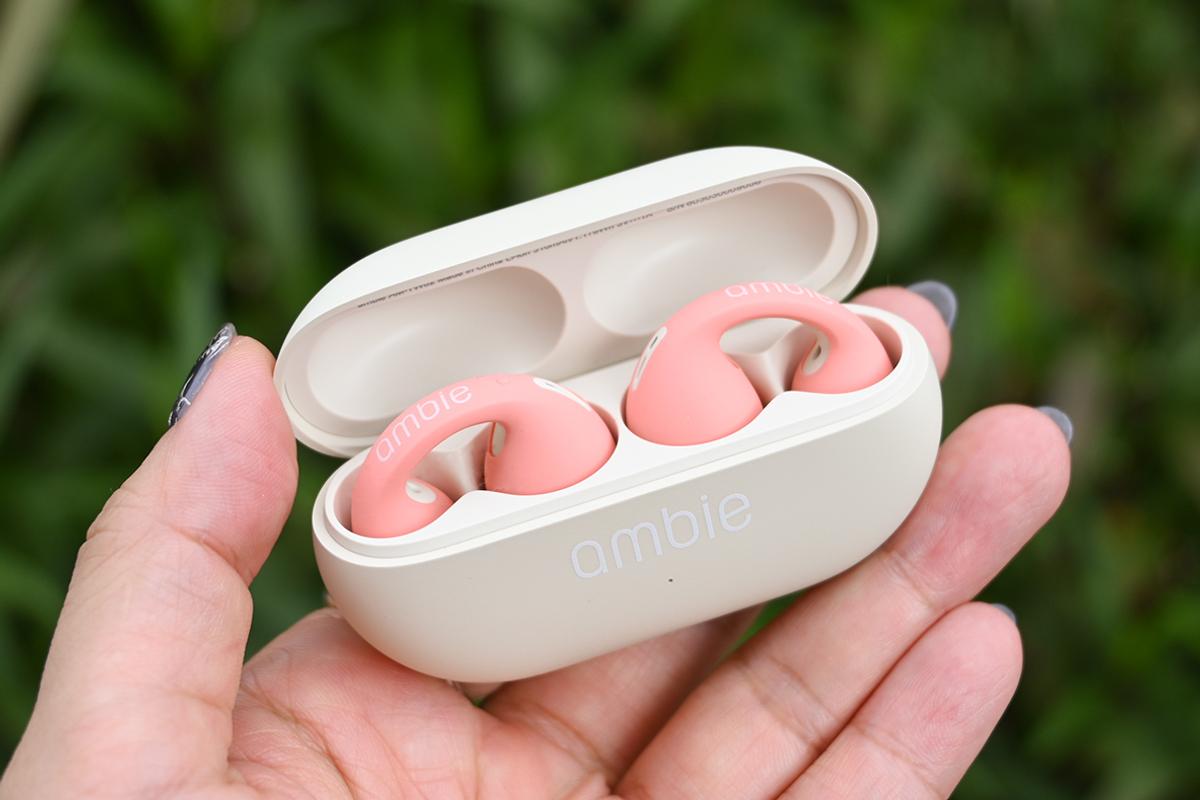 ambie sound earcuffs ピンク