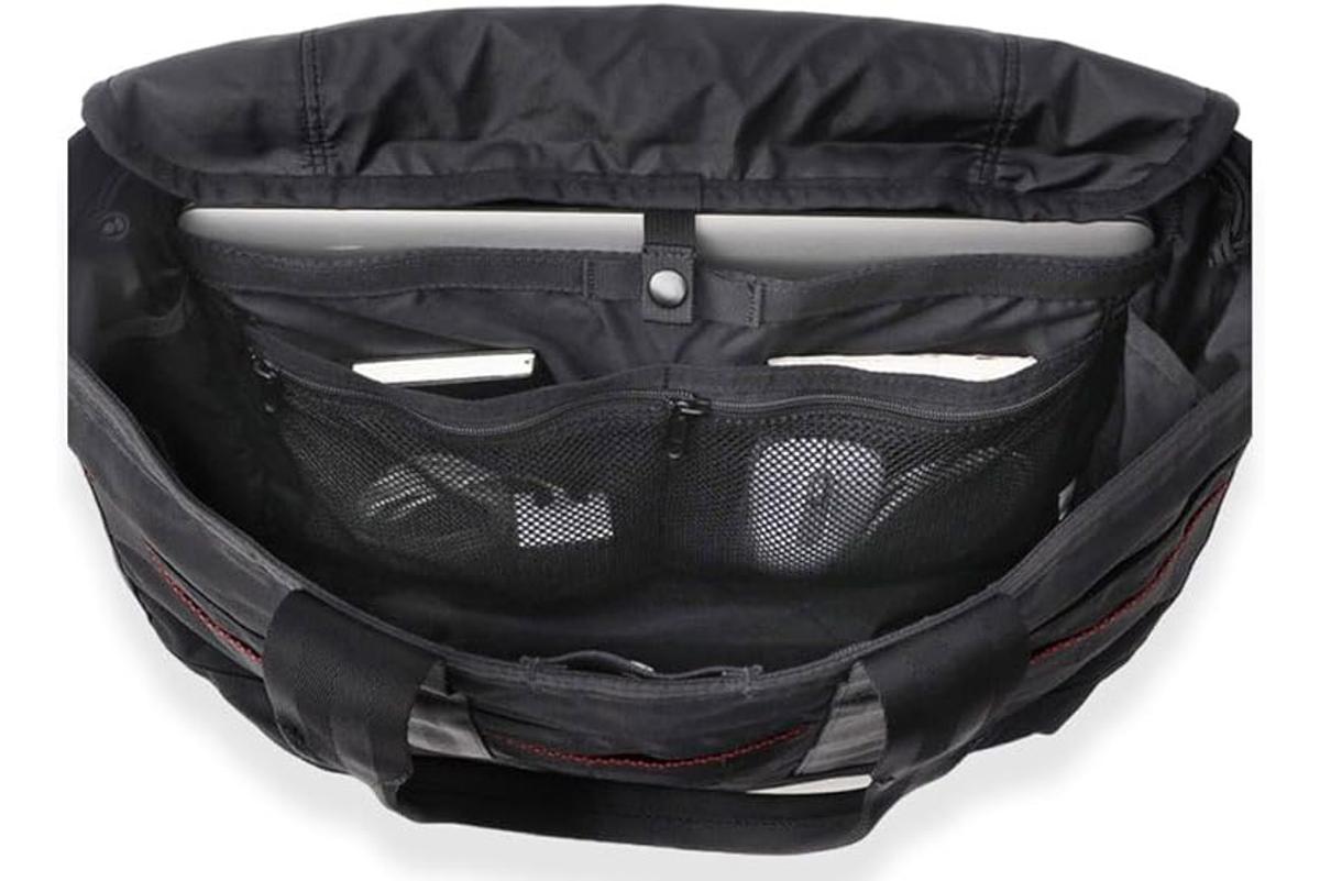 珍しいセール品を発見！「ブリーフィングの高機能トート」がここまで