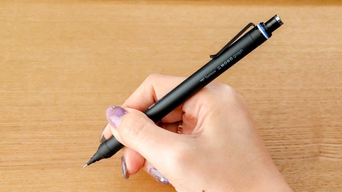 新しい手帳と一緒に揃えたい。トンボ鉛筆の「狭いスペースにもたくさん