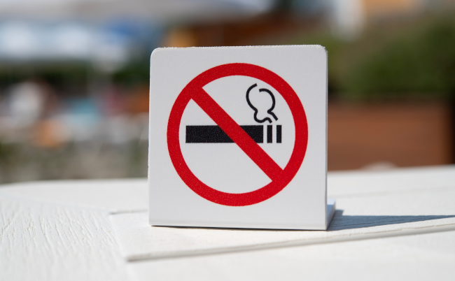“no,Smoking”,Sign.,Smoking,Is,Prohibited,In,Public,Places.,Forbidding