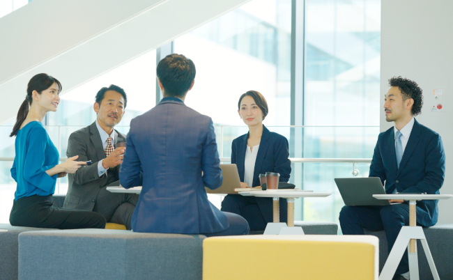 Open,Office,Meeting,Scene,Manager