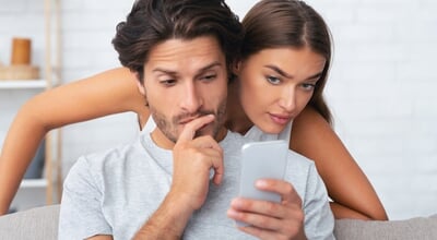 Infidelity,Concept.,Jealous,Wife,Spying,On,Husband,While,He,Chatting