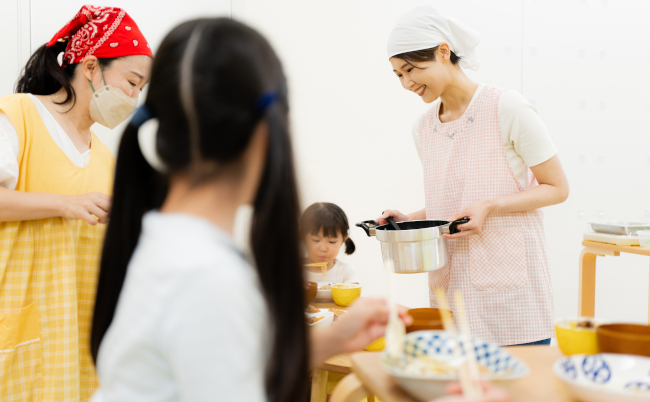 Cafeteria,School,Nursery,School,Kindergarten,Lunch