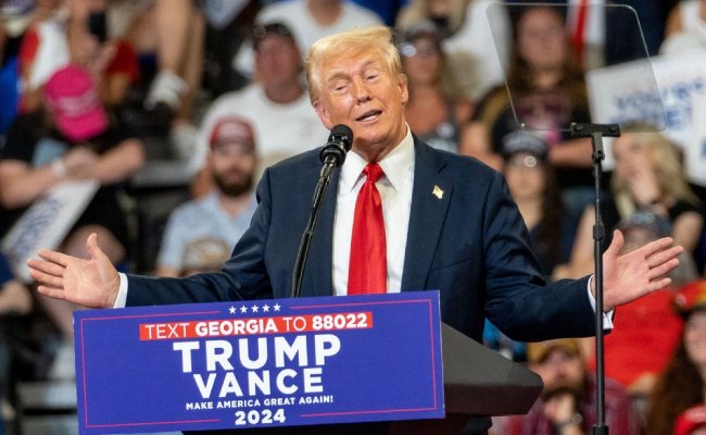 Former,President,Of,The,Usa,Donald,Trump,,Vp,Nominee,