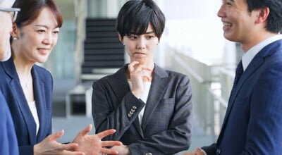 A,Female,Business,Person,Who,Is,Worried,Alone,In,A