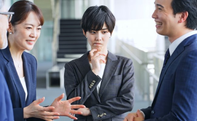 A,Female,Business,Person,Who,Is,Worried,Alone,In,A