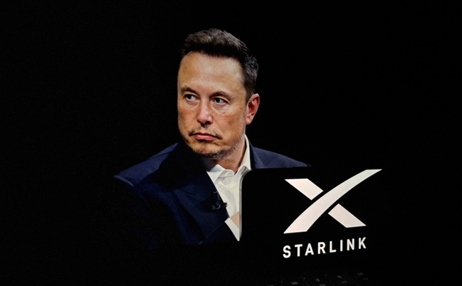 Toronto,,Canada,-,November,16,2024,Starlink,Is,A,Satellite