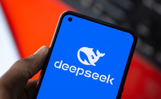 Dhaka,,Bangladesh-,09,Nov,2024:,Deepseek,Ai,Logo,Is,Displayed