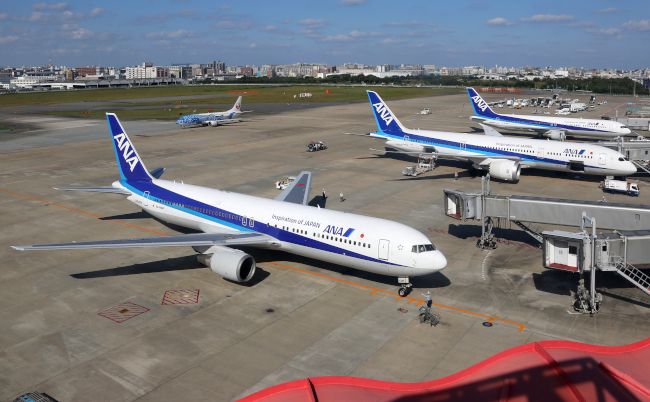 Fukuoka,,Japan,-,October,13:,Ana,All,Nippon,Airways,Airplanes