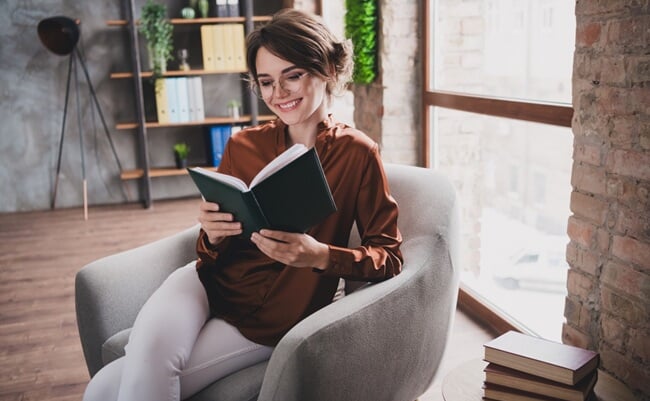 Photo,Of,Attractive,Young,Woman,Read,Book,Armchair,Break,Wear
