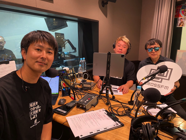 (左)コウズマさん、(中)堀江貴文さん、(右)wakaさん