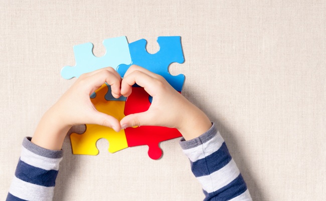 Beautiful,Banner,-,World,Autism,Awareness,Day,,Understanding,Love,Concept,