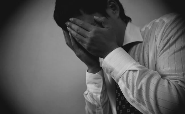 Close-up,Of,Depressed,Office,Worker