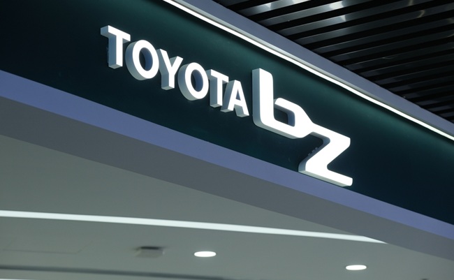 Shanghai,china-march.4th,2023:,Close,Up,Toyota,Bz,Store,Sign.,Toyota,Bz