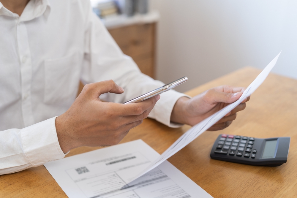 Bill,Pay,Concept.,Online,Internet,Banking,Asian,Young,Man,Hand