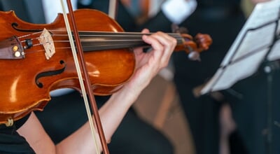 Close-up,Of,A,Professional,Violinist,Of,A,Symphony,Orchestra,Playing