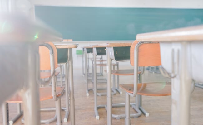 School,Classroom,With,Desk