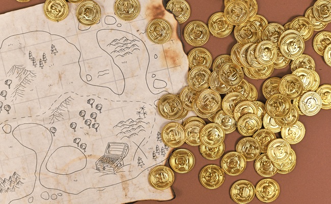 Hand,Drawn,Pirate,Treasure,Map,With,Toy,Gold,Coins,For