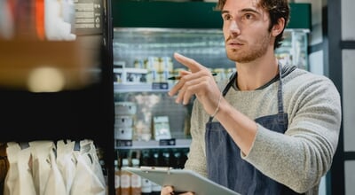 Caucasian,Handsome,Young,Shop,Assistant,Owner,Barista,Bartender,Waiter,Checking