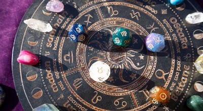 Horoscope,Zodiac,Circle,With,Divination,Dice,And,Birthstones.,Fortune,Telling