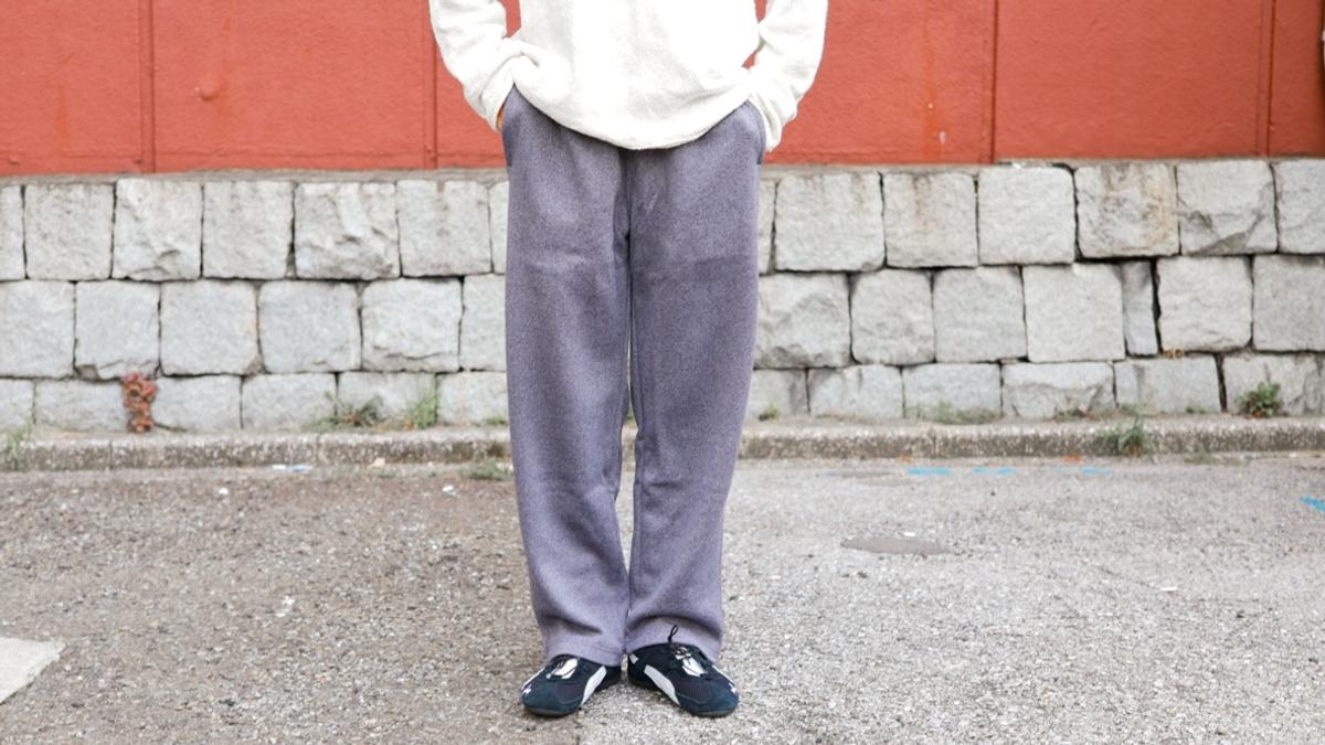 roomie_20251003-uniqlo-knit-fleece-pants-01.jpg